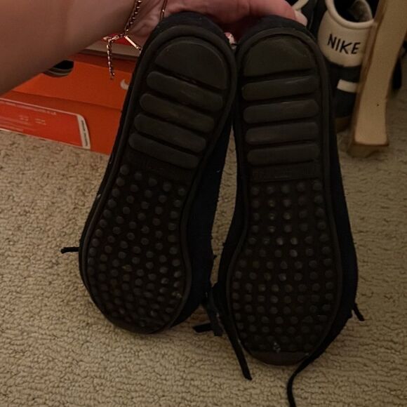 Minnatonka moccasins size 7 worn. Black - Picture 2 of 3